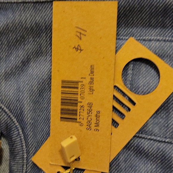 Brand new and comfortable - Picture 5 of 7